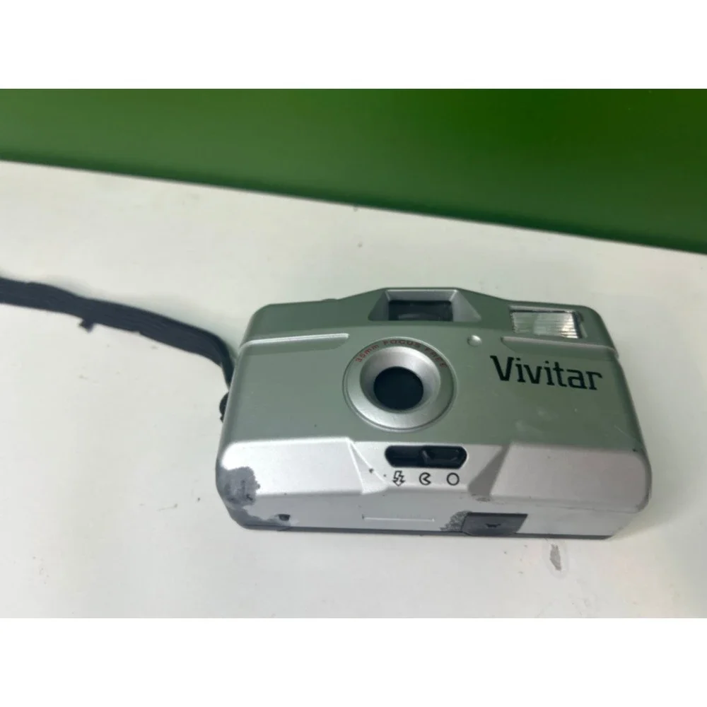Vivitar 35mm Focus Free Point and Shoot Film Camera Silver For Parts Repair